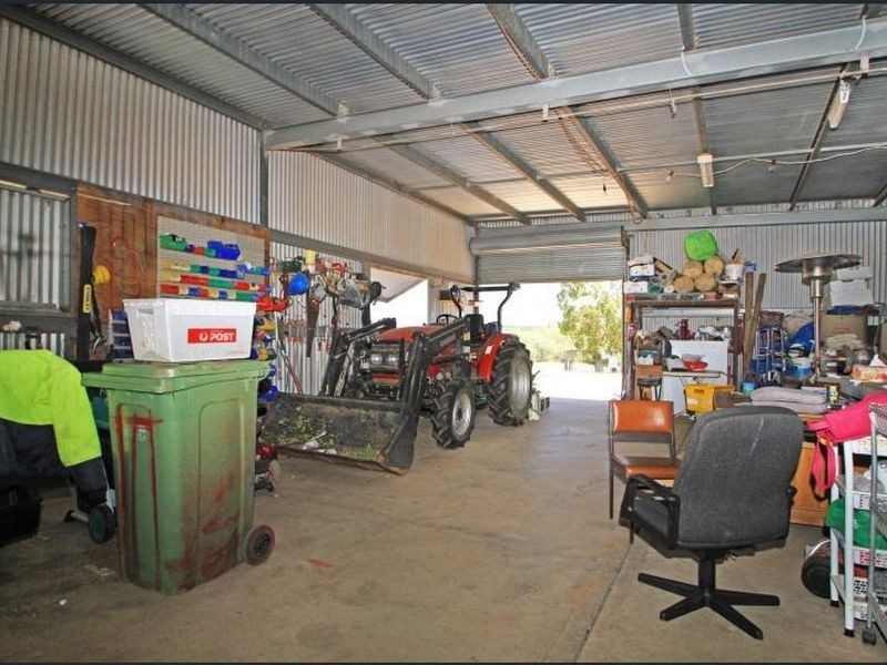 215 Bribbaree Rd Maimuru, Young NSW 2594
