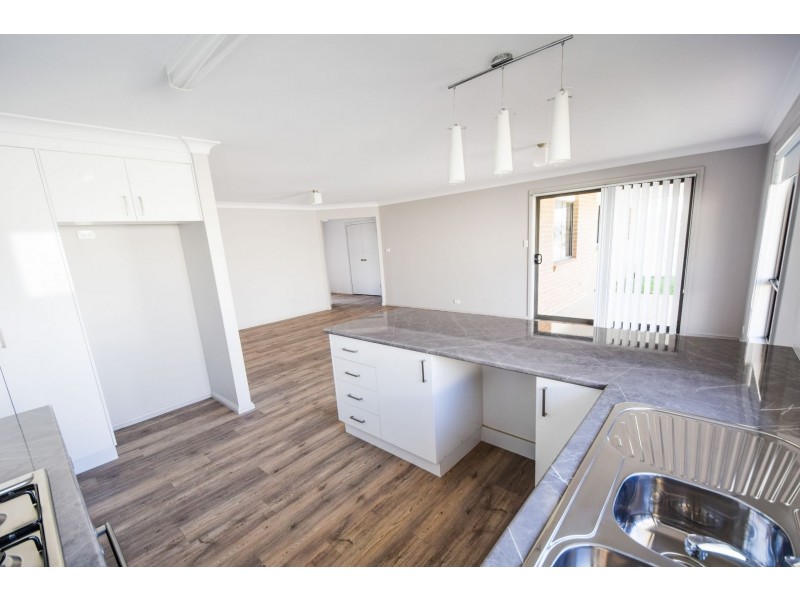 68 Jordan Place, Young NSW 2594