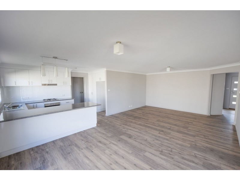 68 Jordan Place, Young NSW 2594