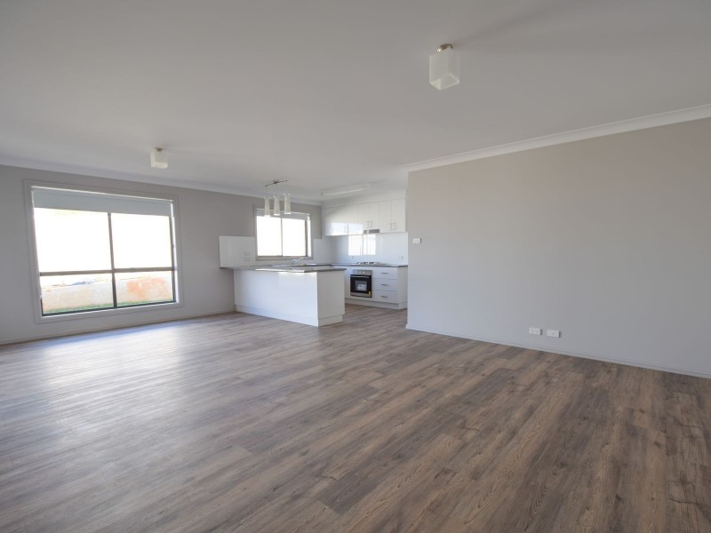 68 Jordan Place, Young NSW 2594