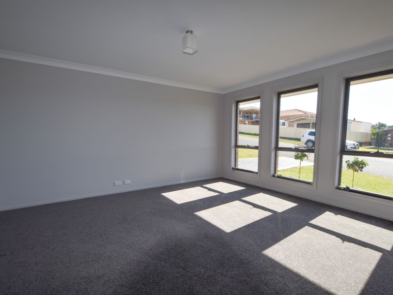 68 Jordan Place, Young NSW 2594