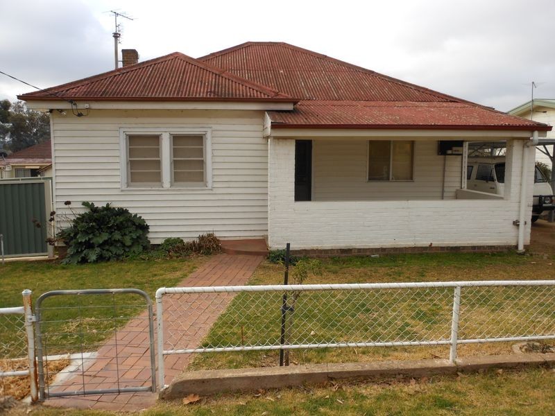 23 Spring Street, Young NSW 2594