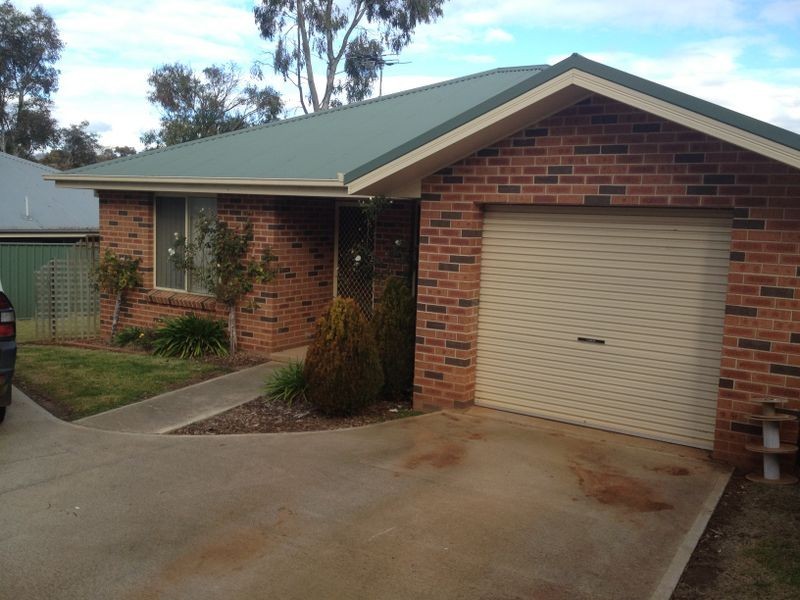 Unit 2/32 Prospect Street, Young NSW 2594