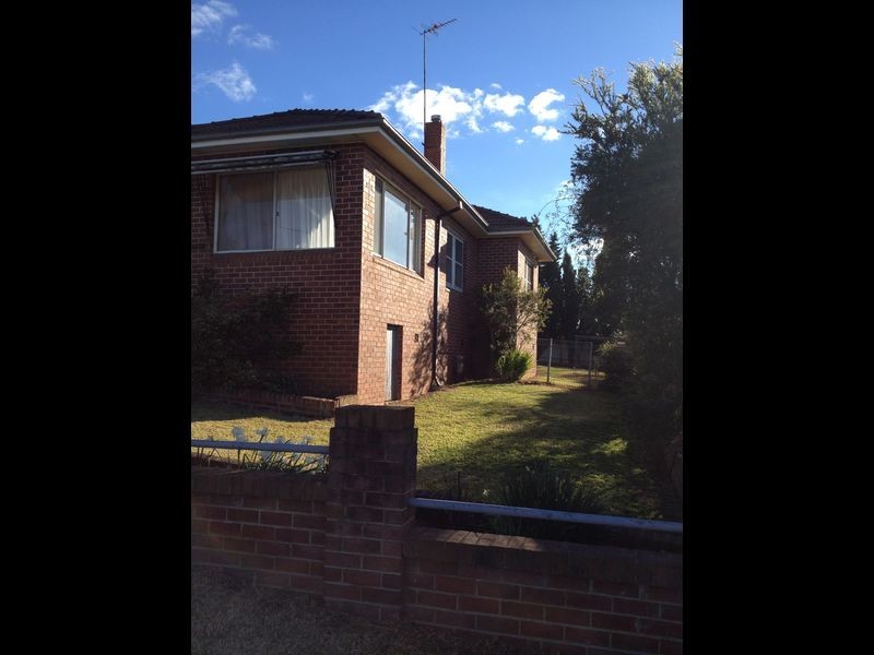 3 White Street, Young NSW 2594