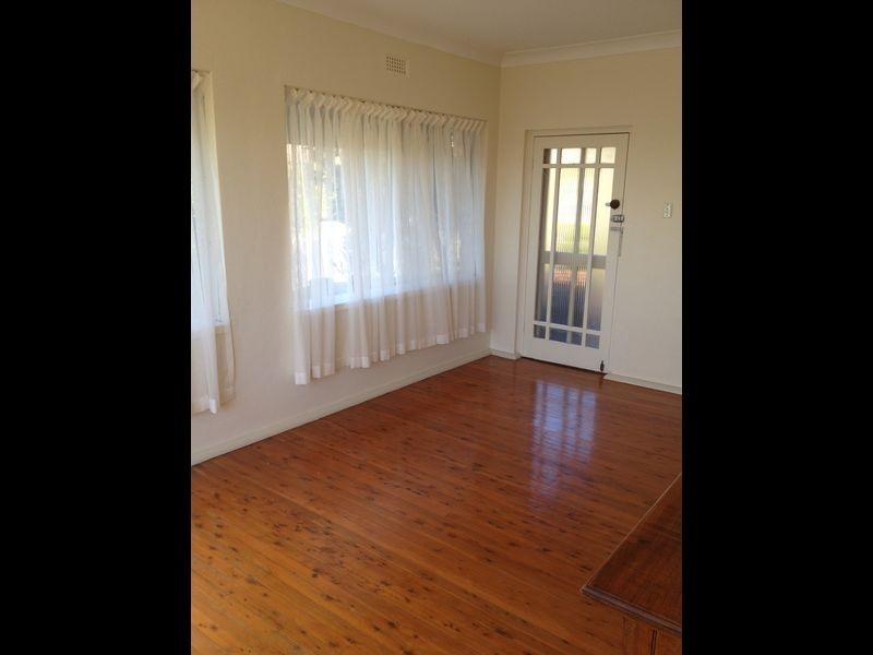 3 White Street, Young NSW 2594