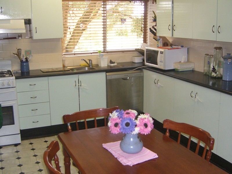 619 Olympic Highway, Young NSW 2594