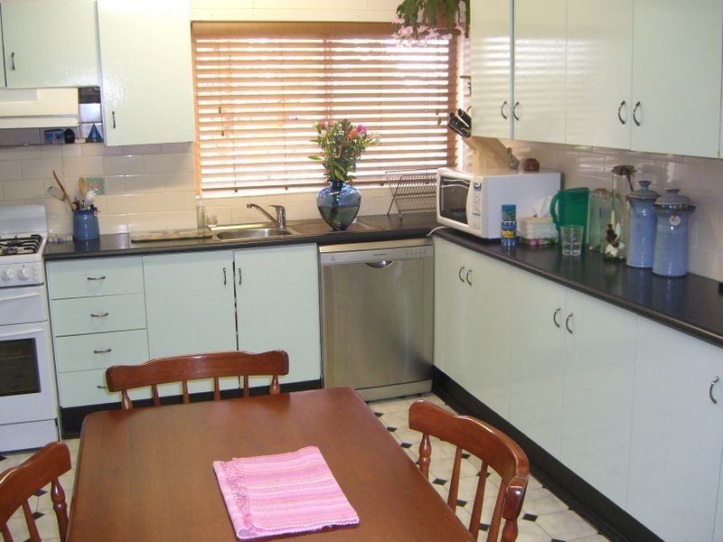 619 Olympic Highway, Young NSW 2594