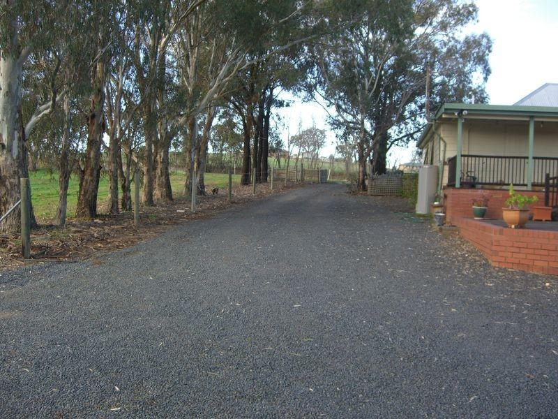 619 Olympic Highway, Young NSW 2594