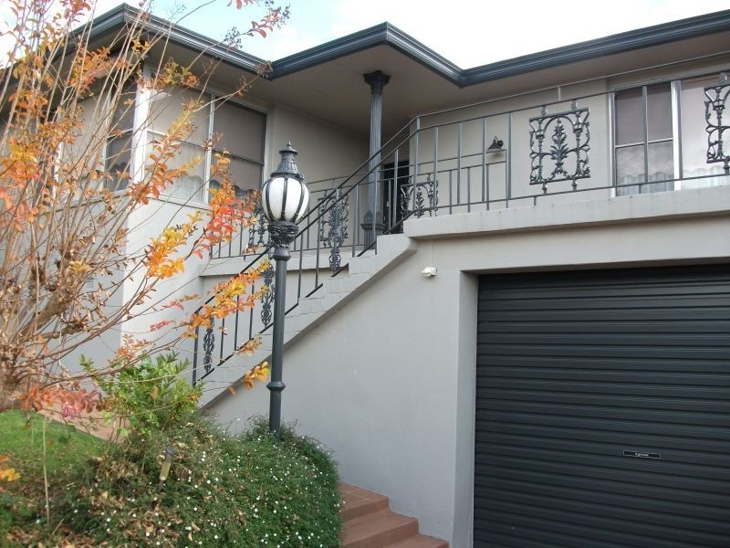 11 White Street, Young NSW 2594