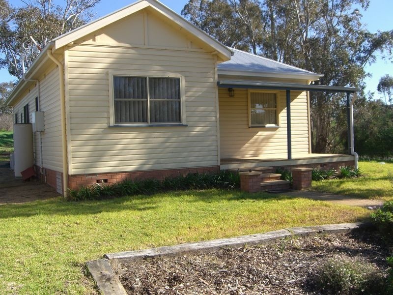 37 Nasmyth Street, Young NSW 2594