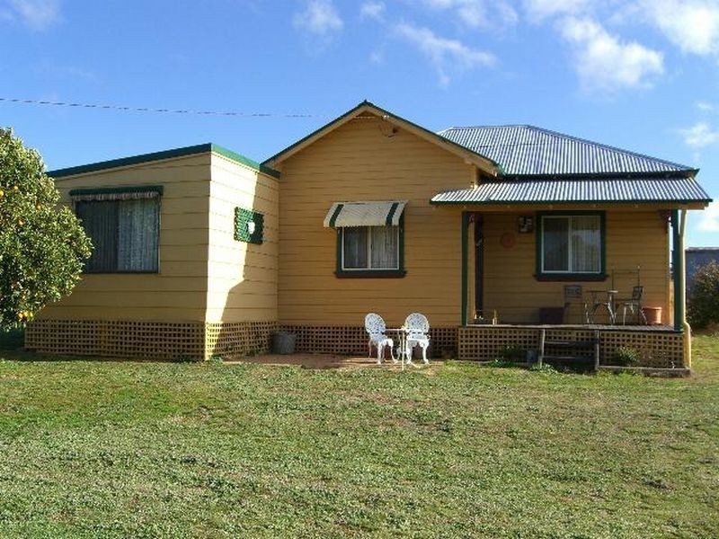 Prunevale Road, Young NSW 2594