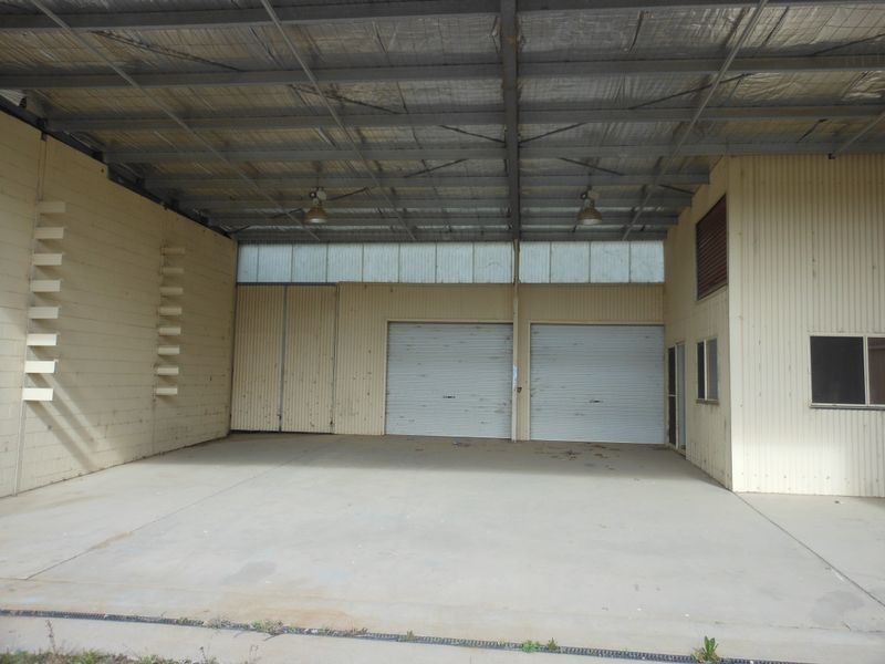 338 Boorowa Street, Young NSW 2594