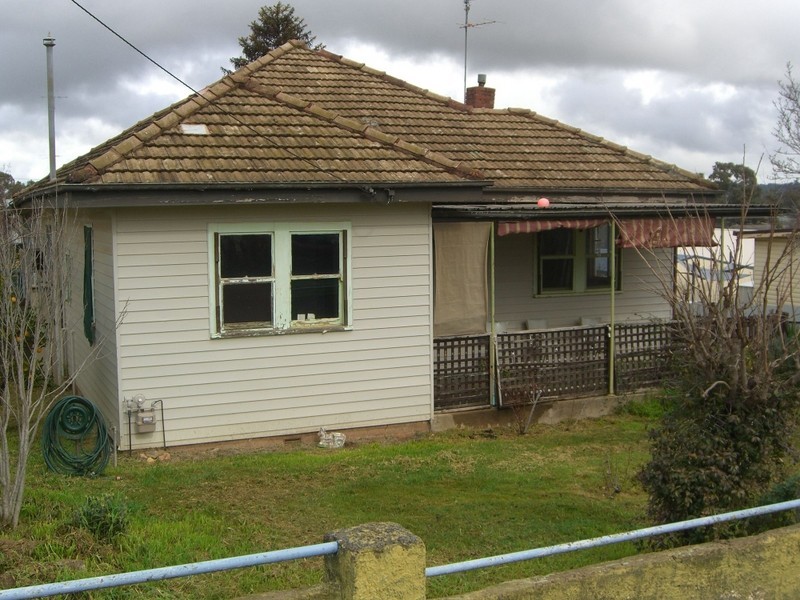 18 Brock Street, Young NSW 2594