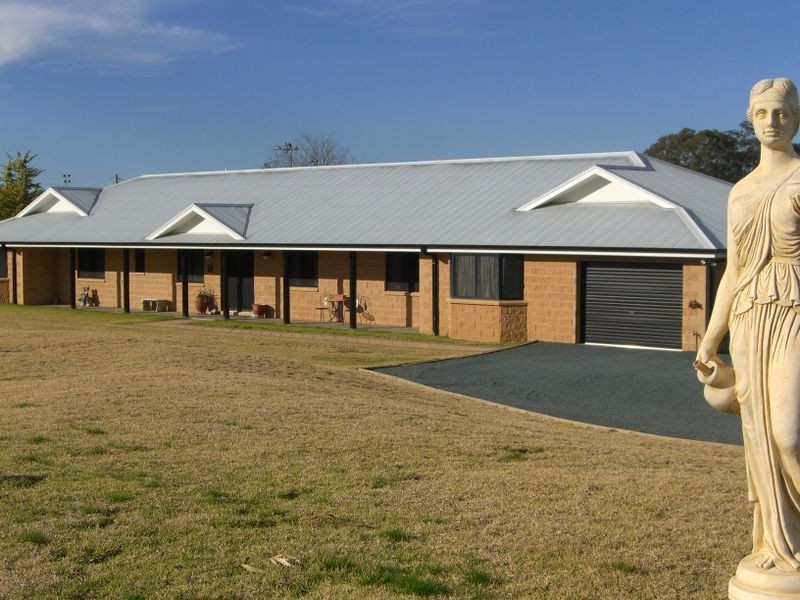 96 Wombat Street, Young NSW 2594
