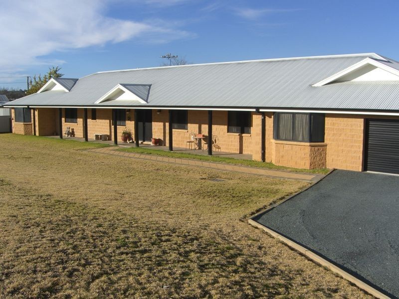 96 Wombat Street, Young NSW 2594