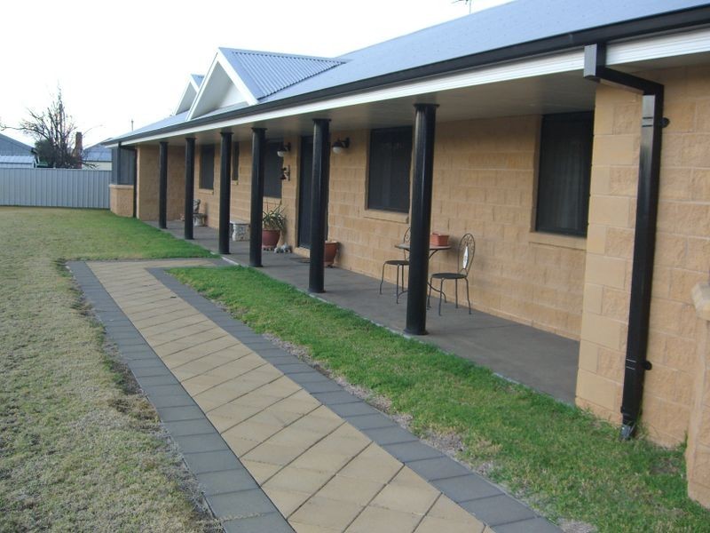 96 Wombat Street, Young NSW 2594