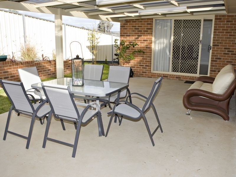 9 Hambrook, Young NSW 2594