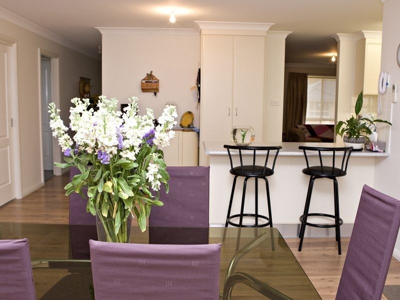 9 Hambrook, Young NSW 2594
