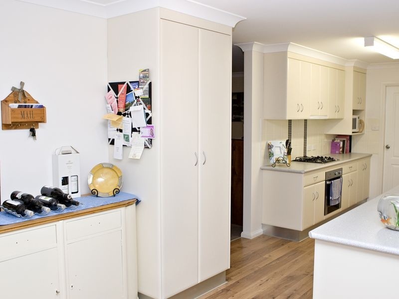 9 Hambrook, Young NSW 2594