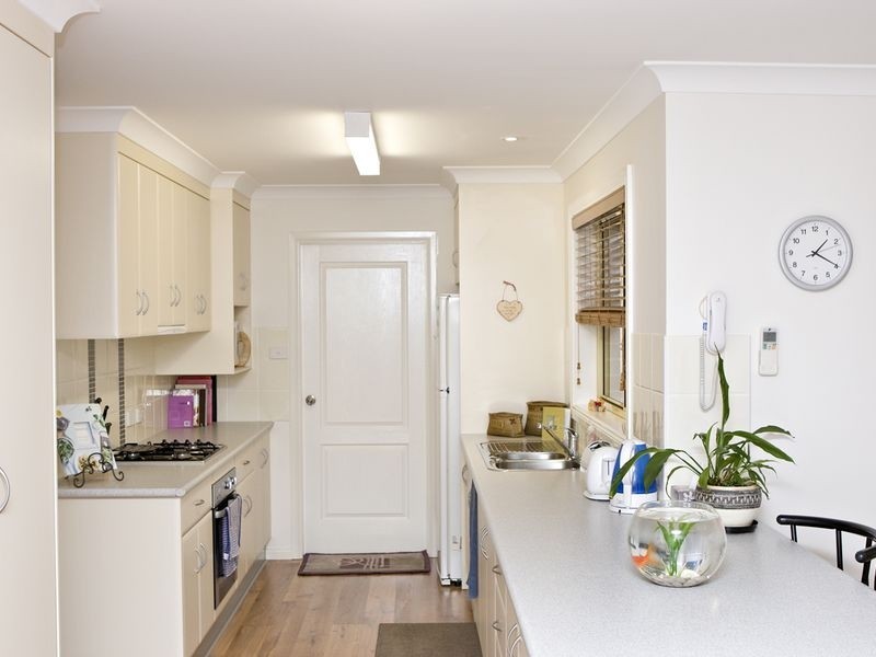 9 Hambrook, Young NSW 2594