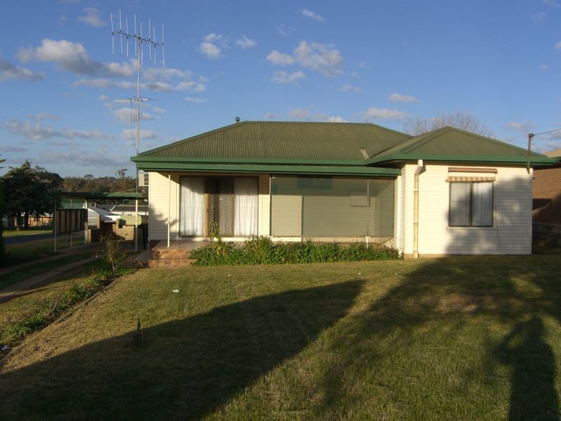 98 Wombat Street, Young NSW 2594