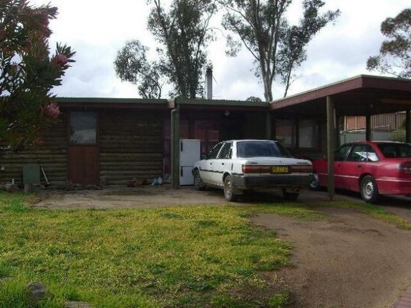 87 Blackett Avenue, Young NSW 2594