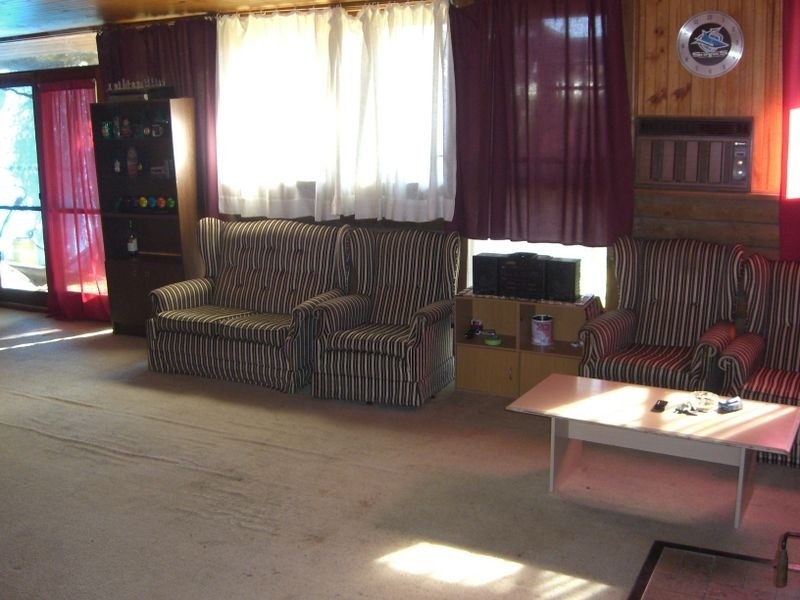 87 Blackett Avenue, Young NSW 2594