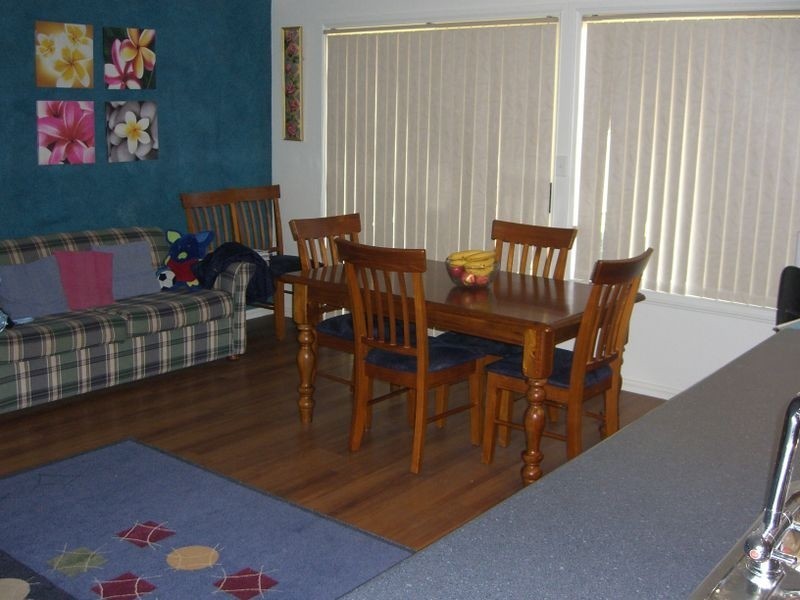 11 Sam Place, Young NSW 2594