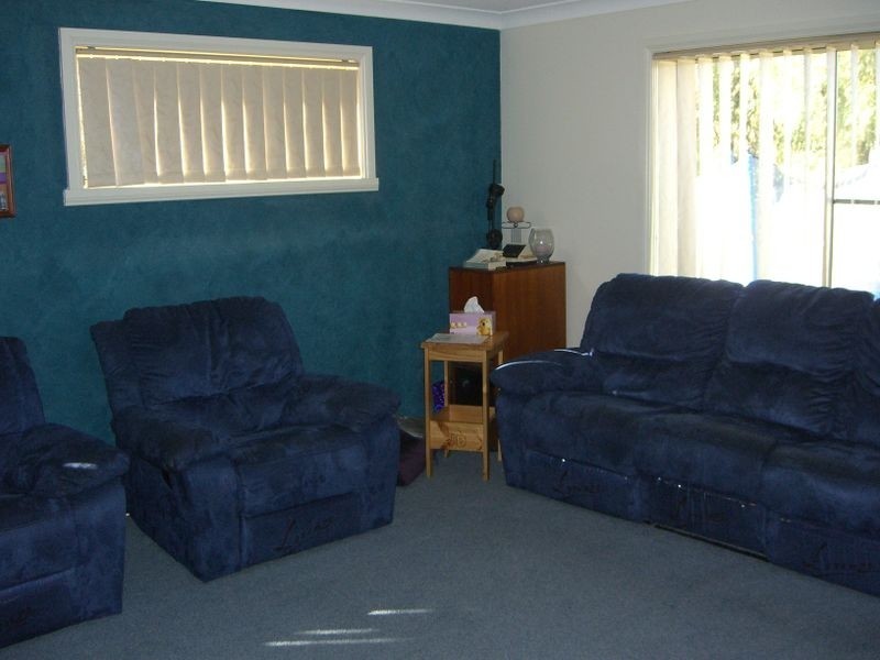 11 Sam Place, Young NSW 2594