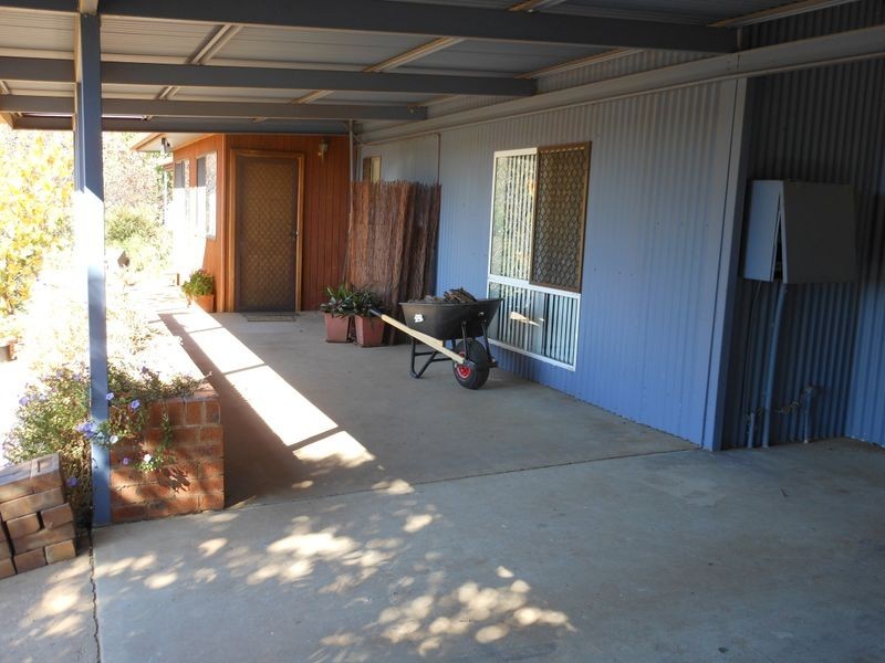 4 Tipperary Lane, Young NSW 2594