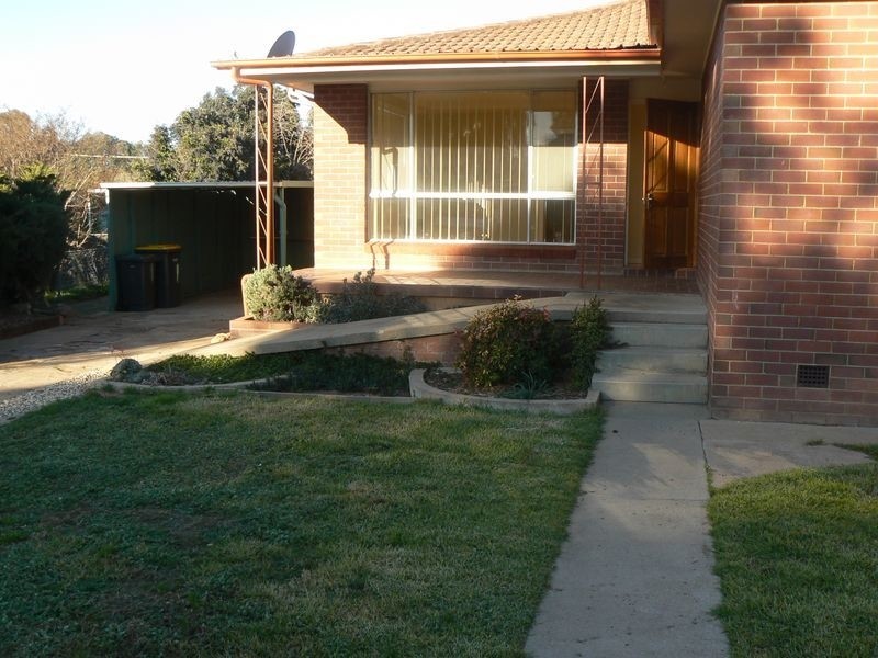 24 Murringo Street, Young NSW 2594