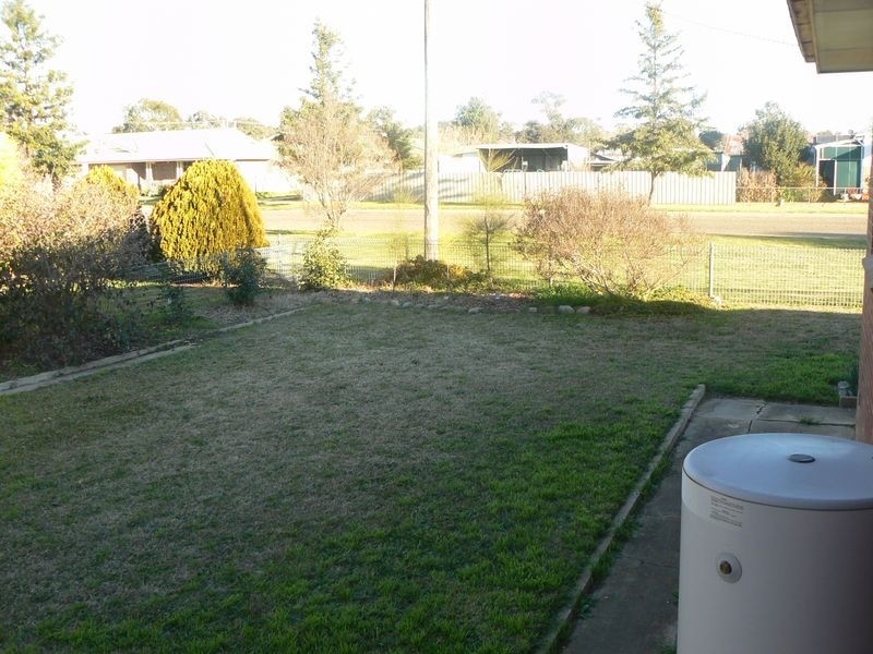 24 Murringo Street, Young NSW 2594