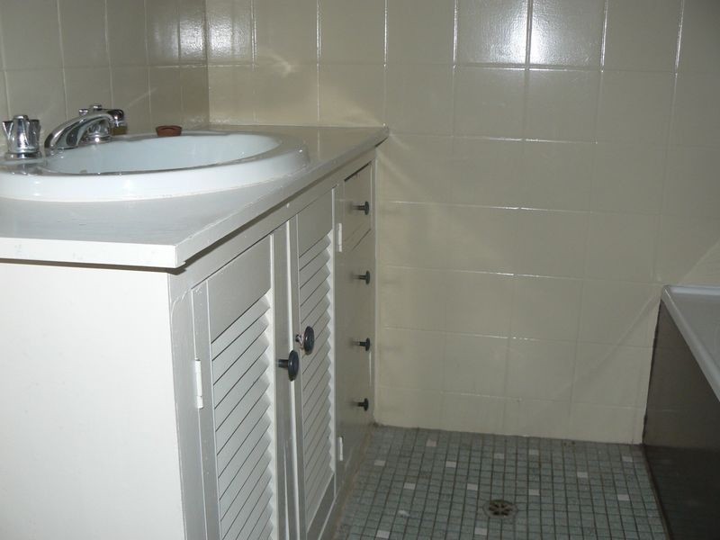 24 Murringo Street, Young NSW 2594