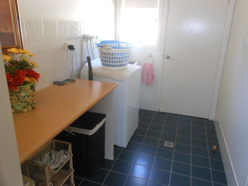 4/10 Binalong Street, Young NSW 2594