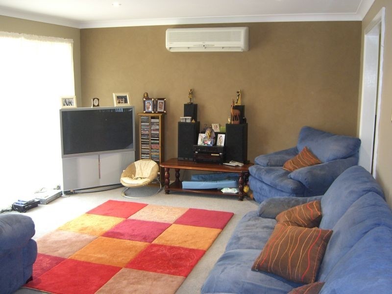 53 Binalong Street, Young NSW 2594