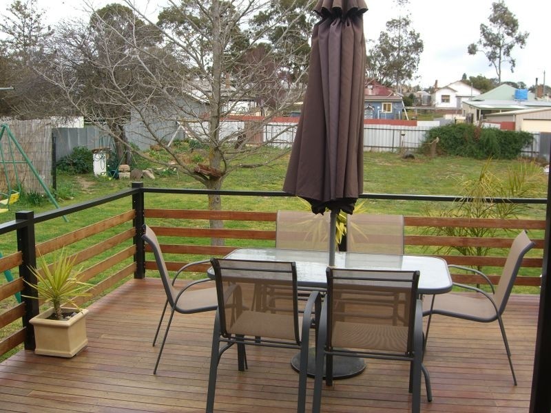 53 Binalong Street, Young NSW 2594