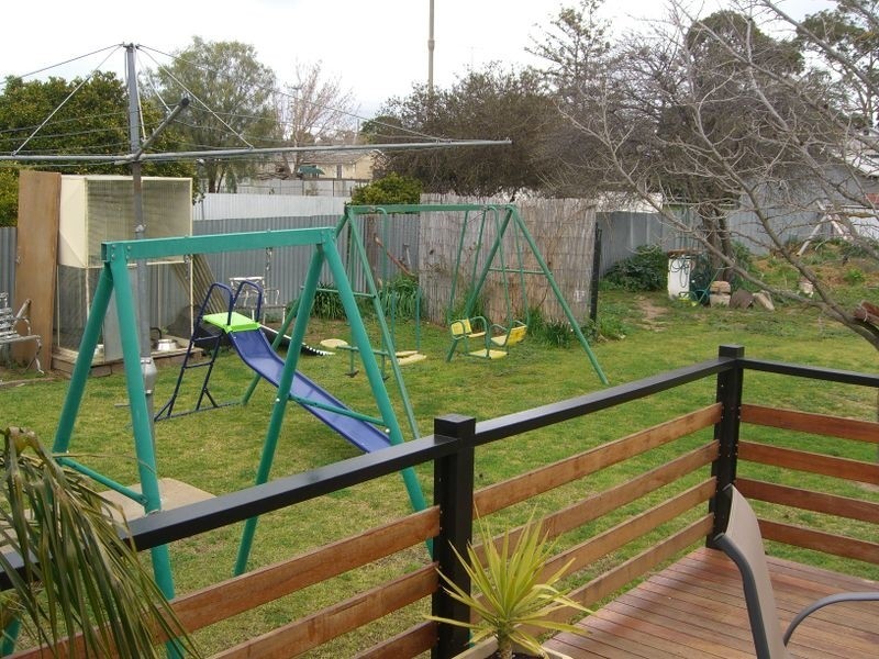 53 Binalong Street, Young NSW 2594