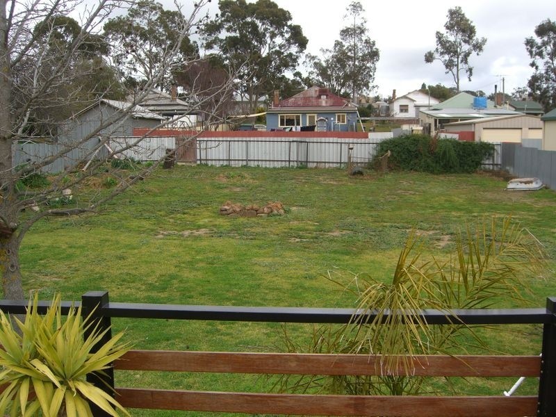 53 Binalong Street, Young NSW 2594