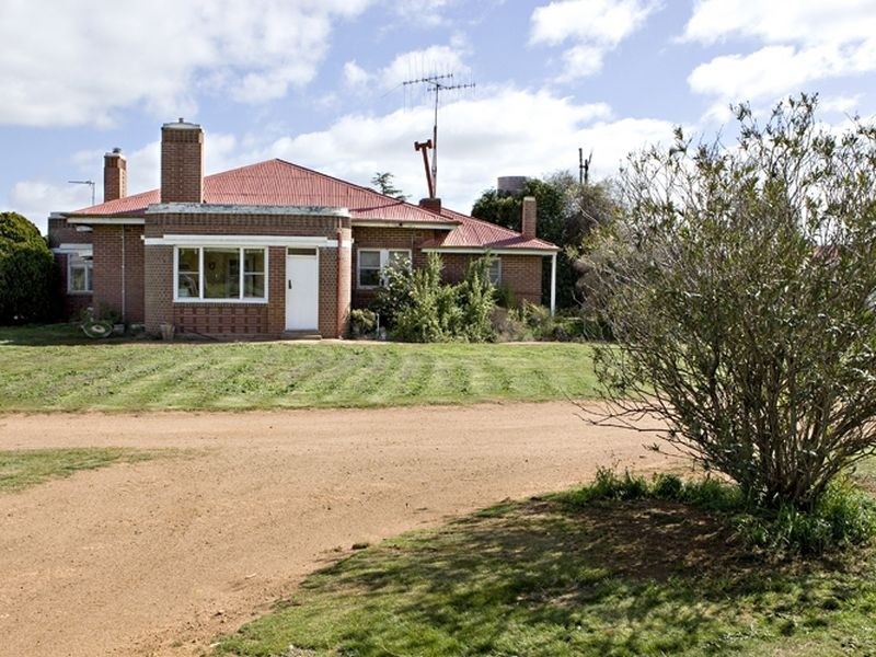 00 LALOKI STOCKINBINGAL, Young NSW 2594