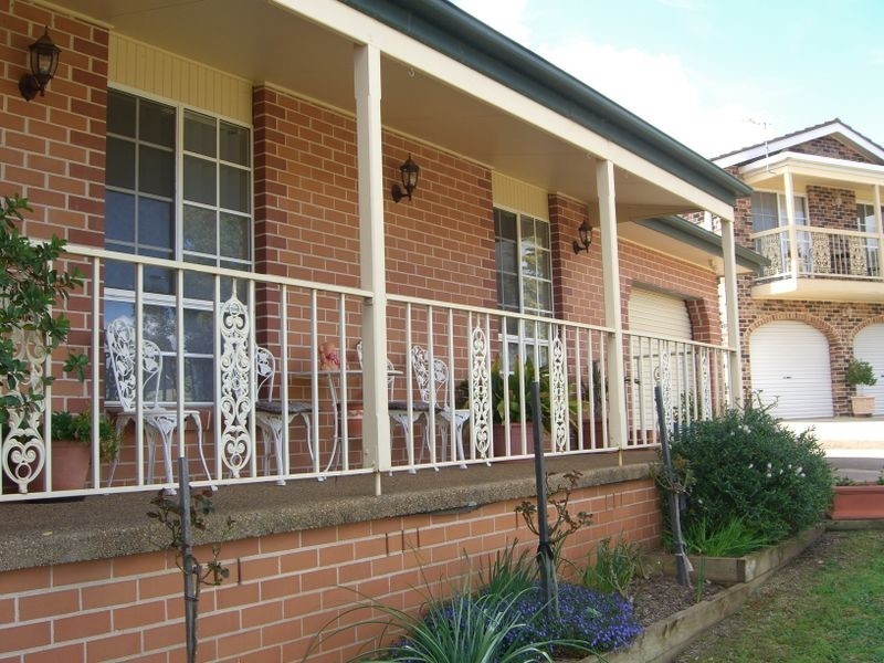 36 Pineview Circuit, Young NSW 2594