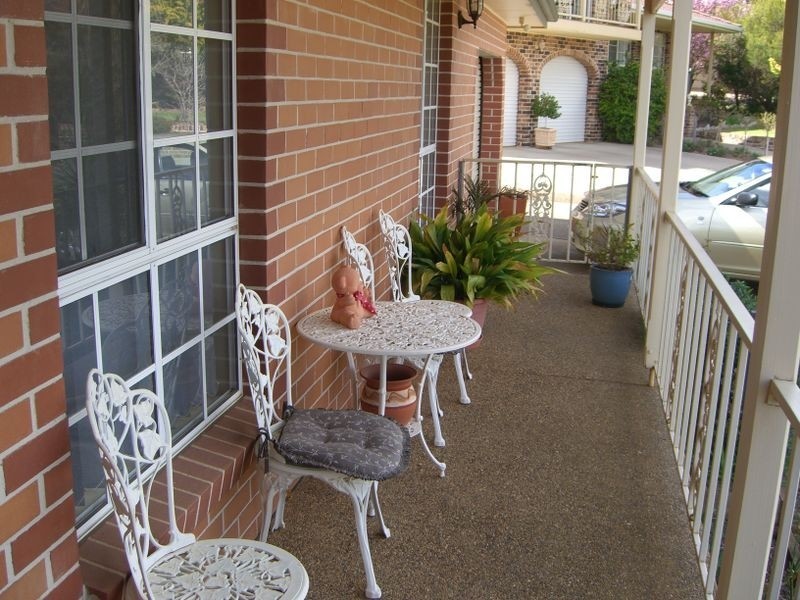 36 Pineview Circuit, Young NSW 2594