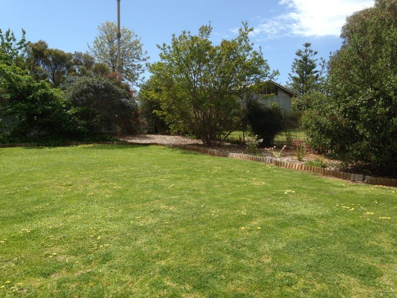 5 Brock Street, Young NSW 2594