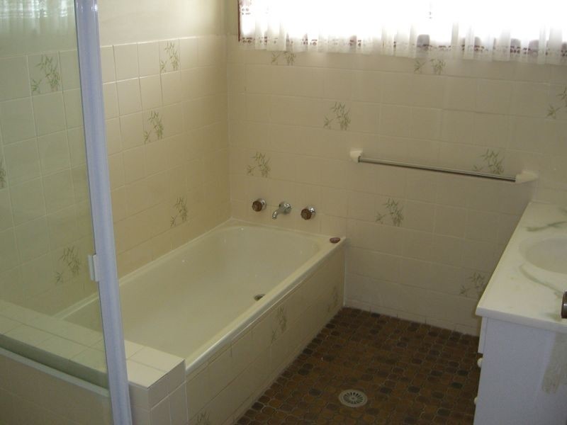 26 Willawong Street, Young NSW 2594