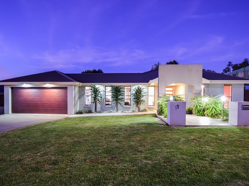 1 Settlers Place, Young NSW 2594