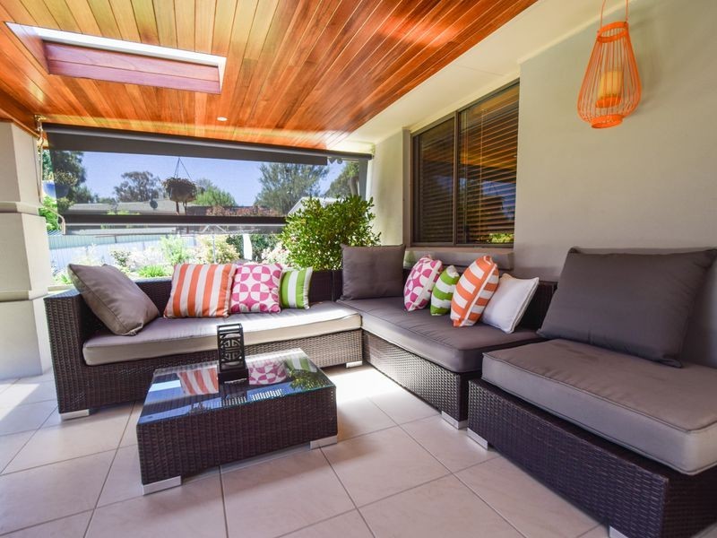 1 Settlers Place, Young NSW 2594