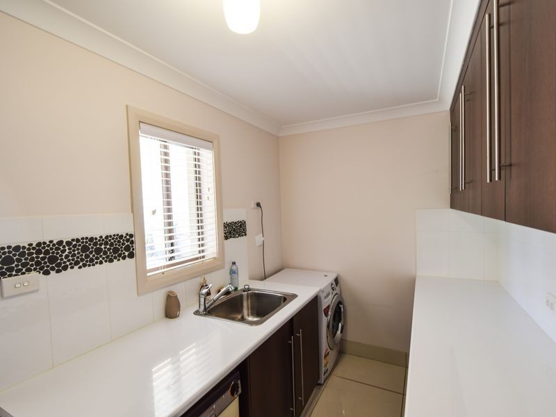 1 Settlers Place, Young NSW 2594