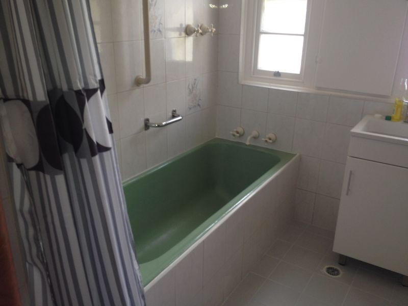 1 Blackett Avenue, Young NSW 2594