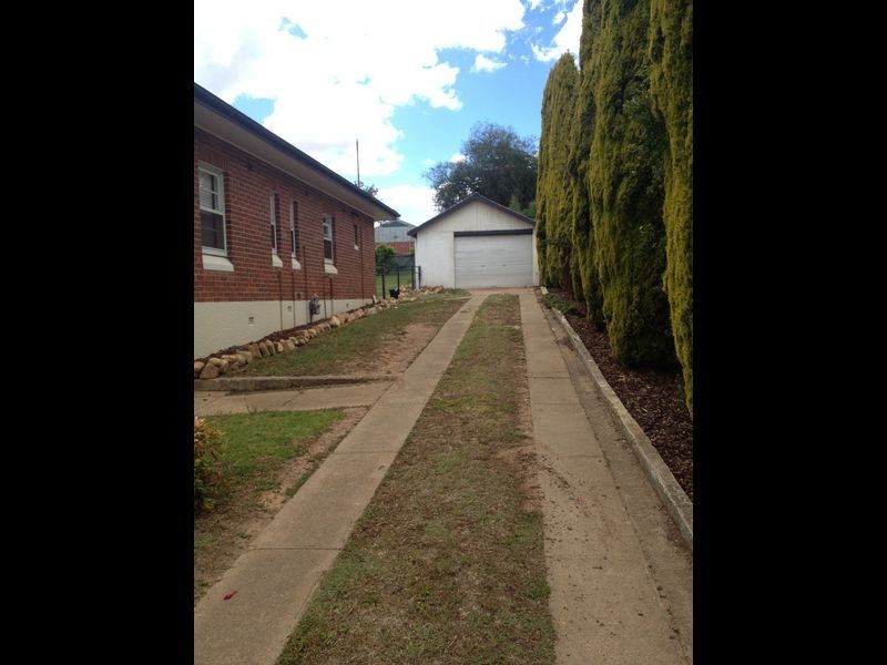 1 Blackett Avenue, Young NSW 2594