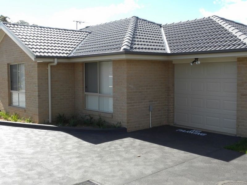 24b Binalong Street, Young NSW 2594