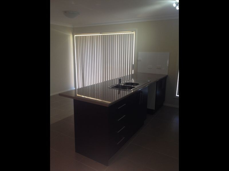 24b Binalong Street, Young NSW 2594